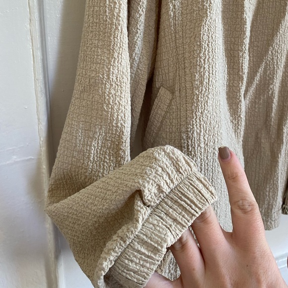 Cream jacket with drawstrings - Picture 3 of 4